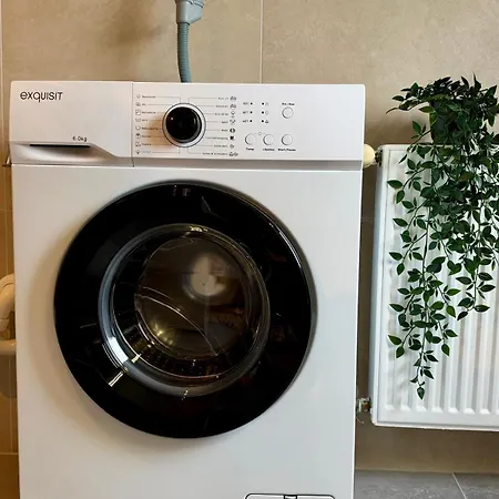 Apartment Neu Design - Boxspringbett - 360 Grad Smart-tv