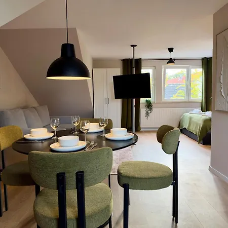 Neu Design - Boxspringbett - 360 Grad Smart-tv Apartment
